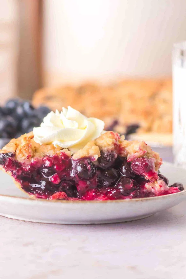 Blueberry Crumble Pie