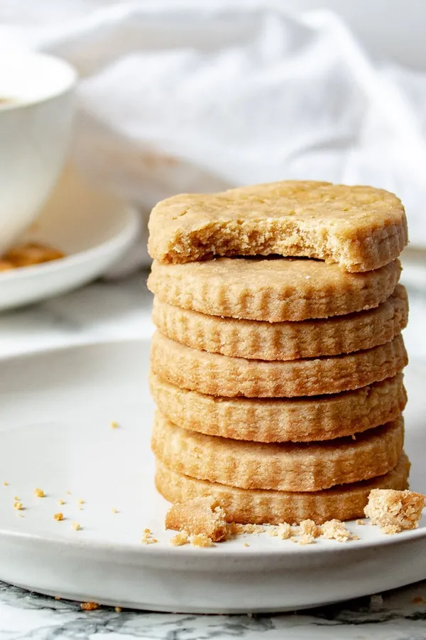 Brown Sugar Shortbread Cookies - Easy Cookie Recipe!