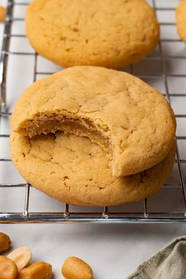 Chewy peanut butter cookies
