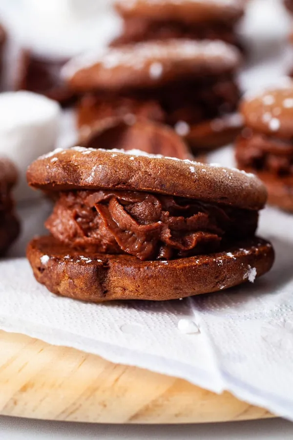 Chocolate Mascarpone Sandwich Cookies
