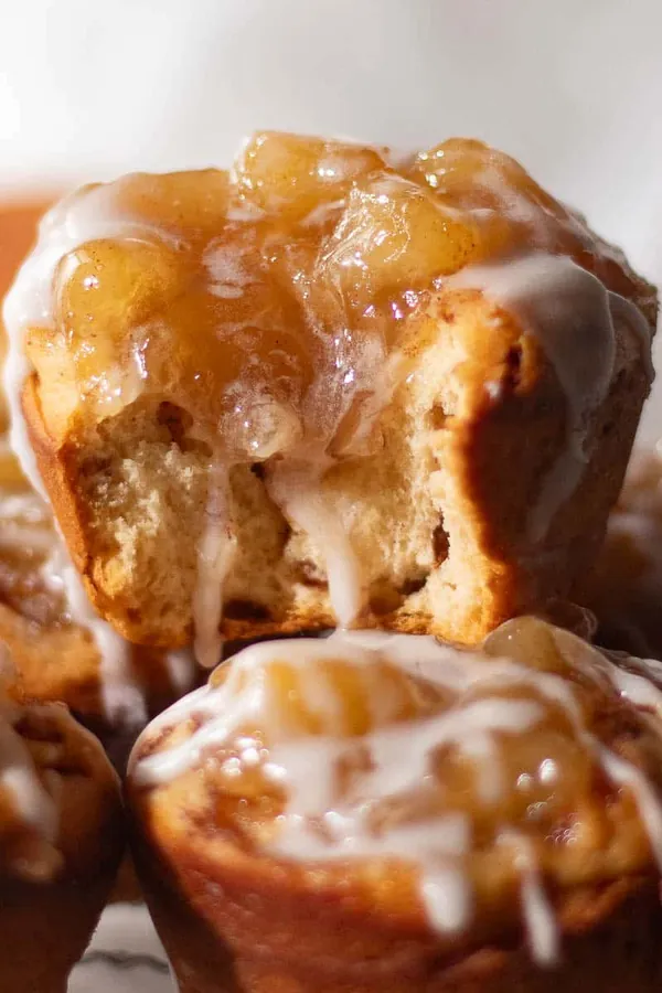 Cinnamon Roll Apple Pies - Easy 2-Ingredient Recipe