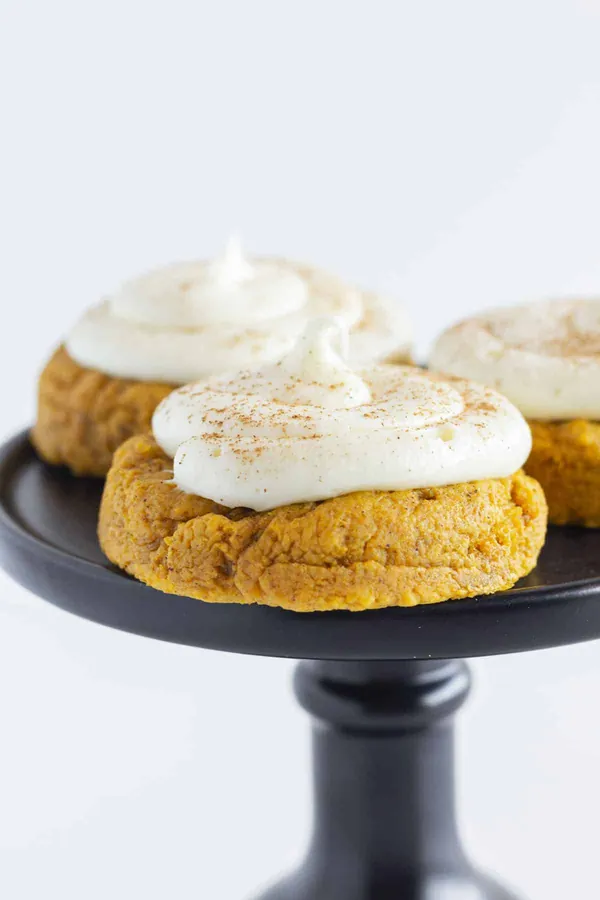 Easy Pumpkin Cheesecake Cookies