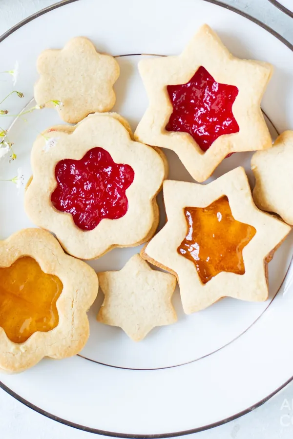 Linzer Cookies