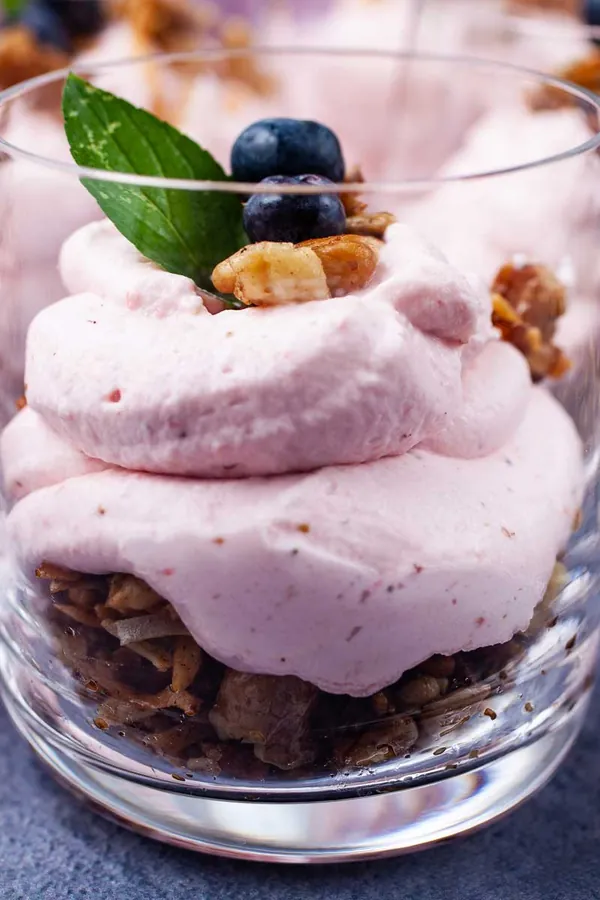 Low Carb No-Bake Cheesecakes In Cups (Keto-Friendly)