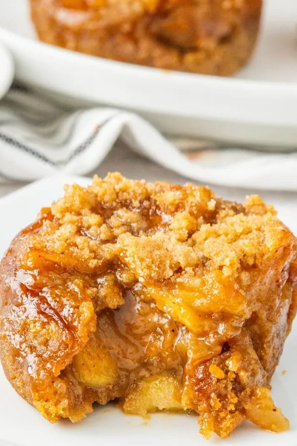 Muffin Tin Mini Apple Pies (with Cookie Crust)