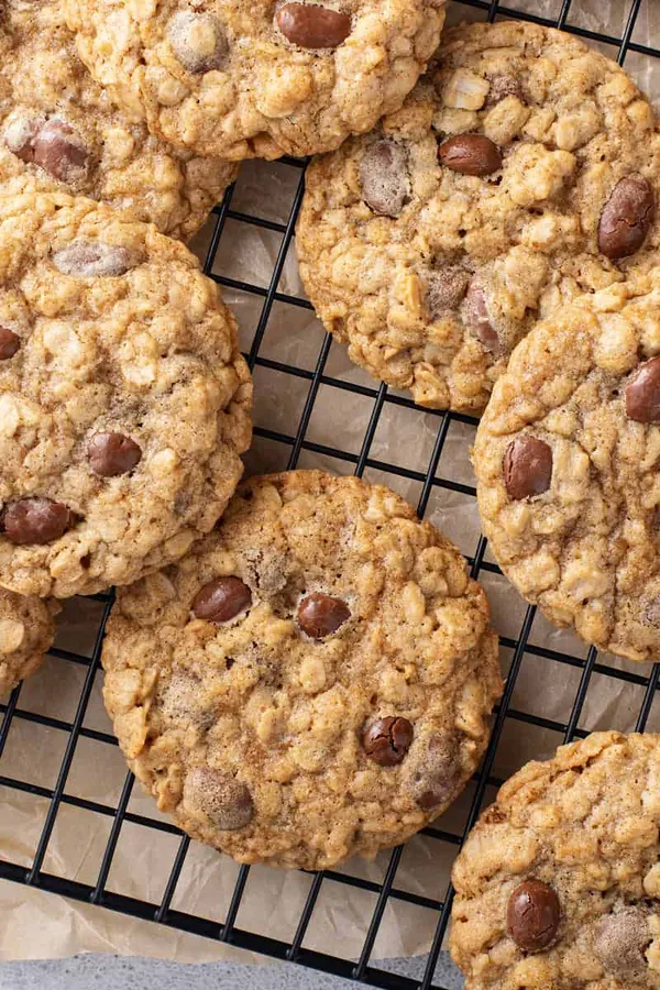 Oatmeal Raisin Cookies