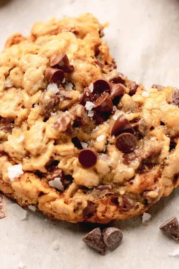 Peanut Butter Chocolate Chip Oatmeal Cookies with Applesauce