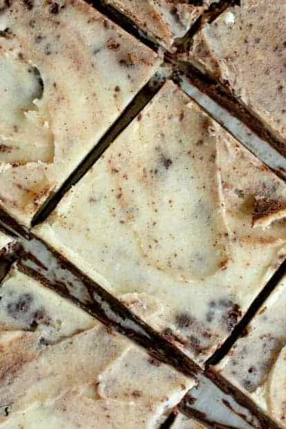 Peppermint Cookies and Cream Bars