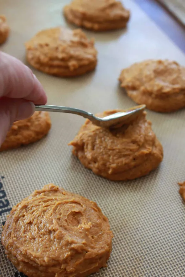 Pumpkin Roll Cookies
