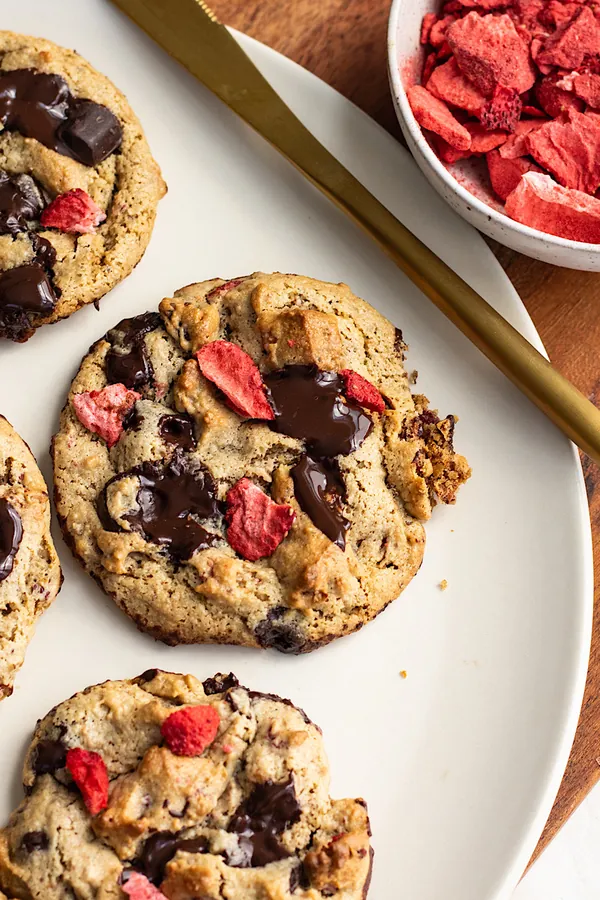 Vegan Strawberry Chocolate Chip Cookies