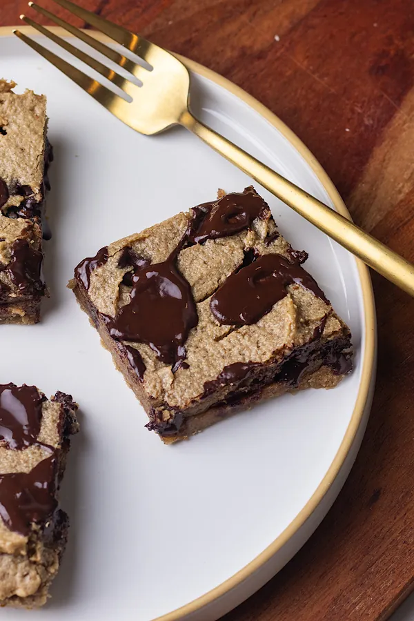 vegan tahini oat flour blondies (gluten free)