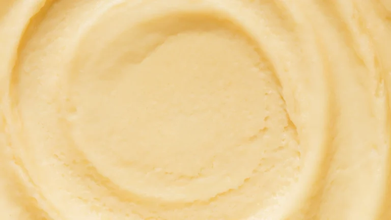 Crustless Baked Cheesecake - Featured